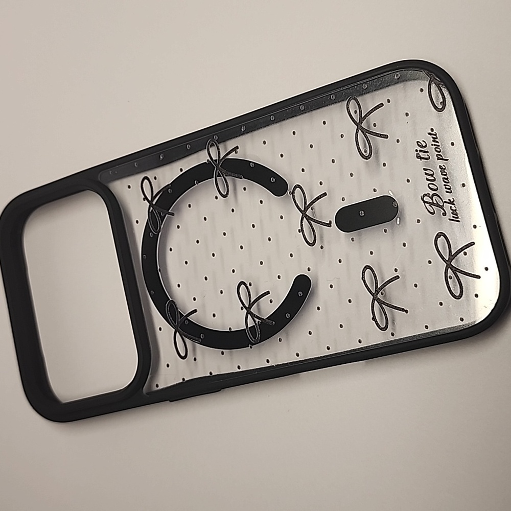 Brand new Apple IPhone 17 Pro Bow Silicone Phone case